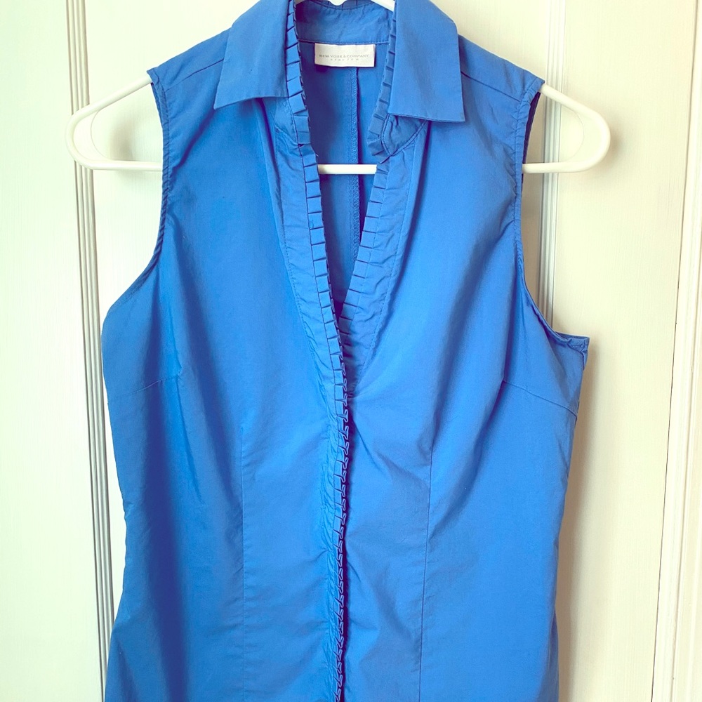 NY&Co sleeveless blouse